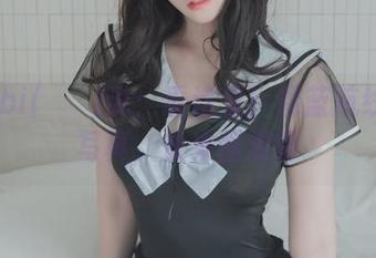 Bambi(밤비)说：看这里！碧蓝航线上的写真，快来围观呀