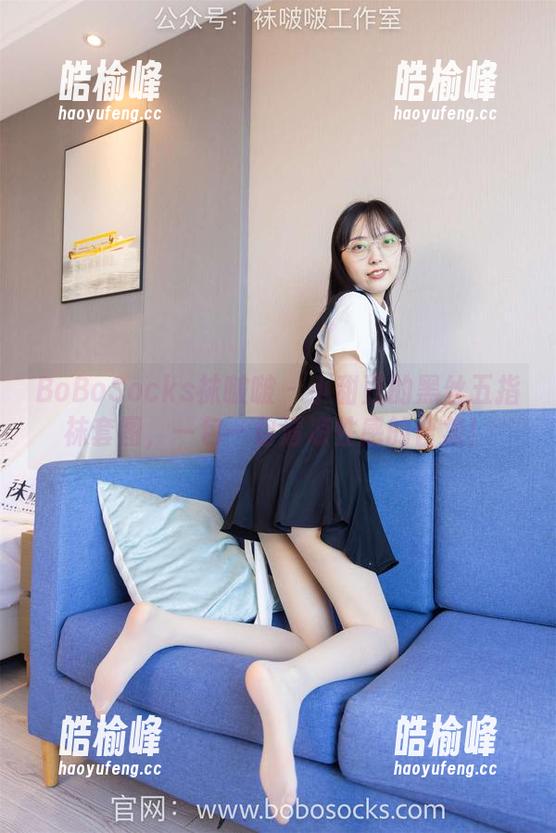 BoBoSocks袜啵啵-小甜豆 BoBoSocks袜啵啵 - 小甜豆的黑丝五指袜套图,一包一包清凉性感的合集!