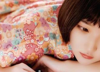 GIRLT果团网 - 泳池+林弯弯，完美的写真组合，就是这么简单！