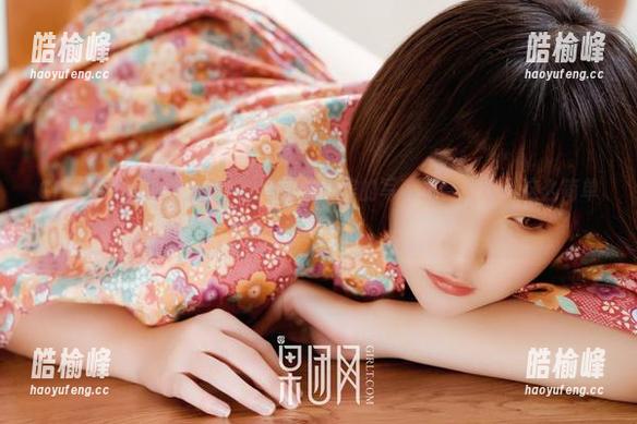 GIRLT果团网-林弯弯 GIRLT果团网 - 泳池+林弯弯,完美的写真组合,就是这么简单!