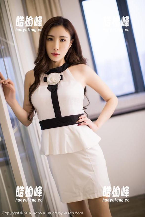 IMiss爱蜜社 - 步伐轻盈，Angela小热巴的美脚写真图集唤醒你的感官。