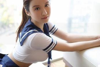 MFStar模范学院 - 带你探秘：汐汐爱吃草莓女神的美图灵感，简直不科幻！