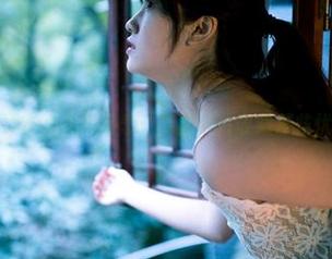 潘多拉，冷眼看花尽是悲：高清照片收藏那些忧郁的瞬间