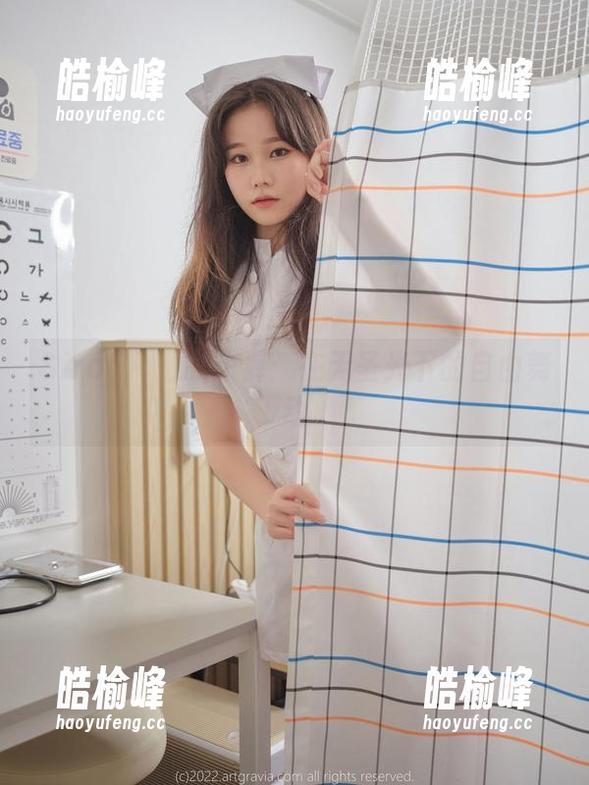 Sira(시라)的短裤：在无圣光下的自由舞动