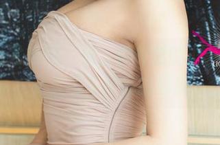 UGirls尤果网 - 看，倪叶腾的办公室必定是灵感与作品的温床