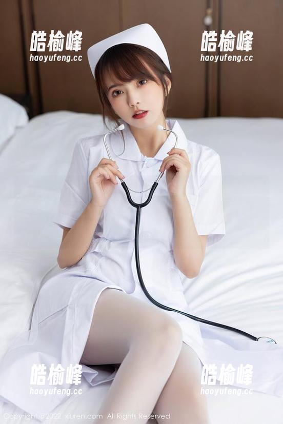 Xiuren秀人网-Cris_卓娅祺 Xiuren秀人网 - 为什么Cris_卓娅祺的空乘制服能让肉丝美腿如此吸引?图包解密!