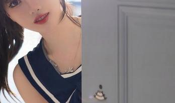 Xiuren秀人网 - 关灯看旗袍，在线严利娅Yuliya不怕你瞎，美图就是无敌！