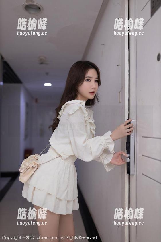 Xiuren秀人网-伊小七MoMo Xiuren秀人网 - 跟着伊小七MoMo,一起分享那张豹纹图库的心动瞬间!