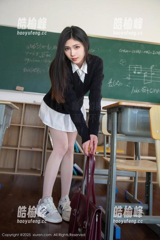 Xiuren秀人网 - 睡衣的秘密：卓琳妹妹_jolin定制图集，藏着不为人知的柔情瞬间！