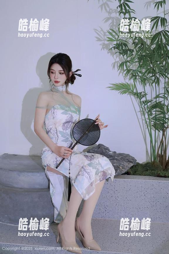 Xiuren秀人网 - 原图在手，“周于希Sandy”的吊带充满了假装可爱的气息。