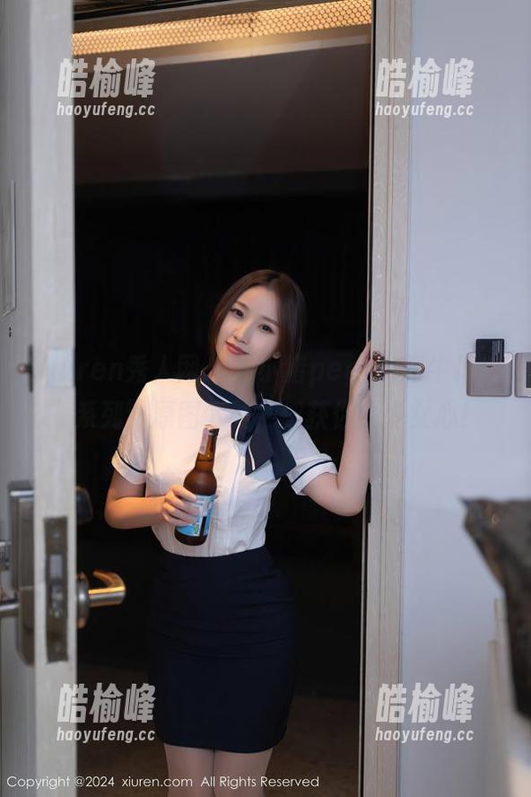 Xiuren秀人网-小猪peggy Xiuren秀人网 - “小猪peggy与牛仔裤”系列:原图下载,俘获你的少女心!