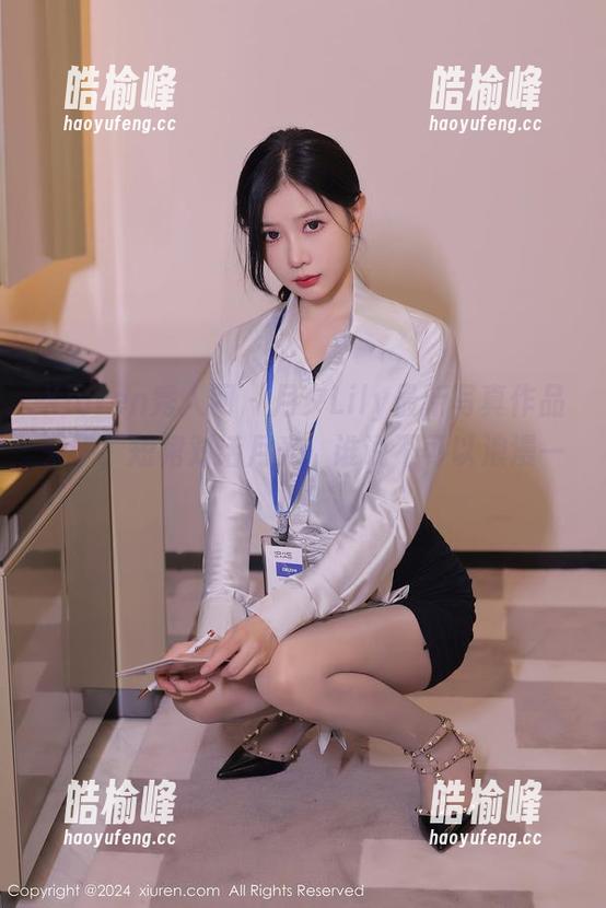 Xiuren秀人网-月夕Lily Xiuren秀人网 - 月夕Lily最新写真作品来了,短裙对话月光,谁说不可以浪漫一把?