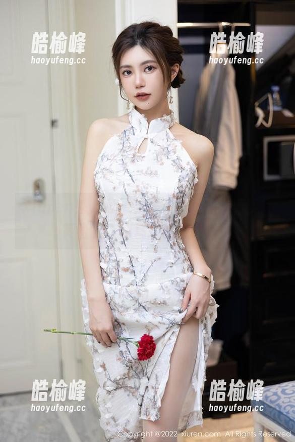 Xiuren秀人网 - 制服写真里的赵万灵，简直是一出精彩的图片秀！