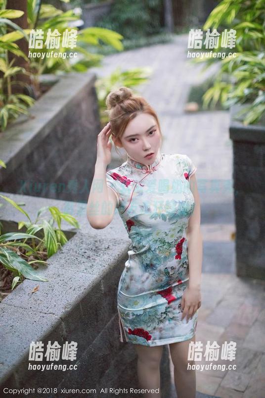 Xiuren秀人网-软糖爱喝奶 Xiuren秀人网 - 软糖爱喝奶的写真秀,裤里丝的网友疯狂评论!