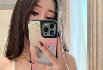 微密圈 - 在不爱笑的赛琳的浴室里:定制写真带来的温暖一刻