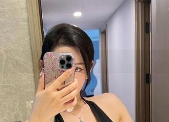 微密圈 - 嗨，不爱笑的赛琳天使来袭，在线美图让你眼前一亮
