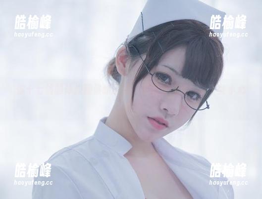 你十七鸽的体操服最新图集，看看这身姿，多了些小心机…