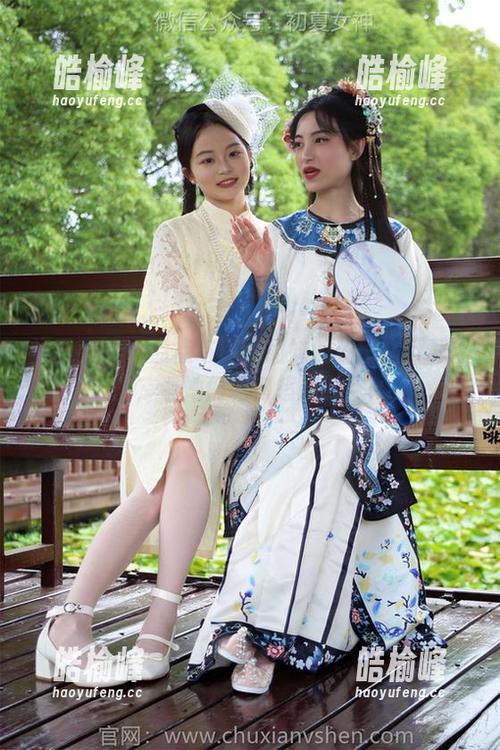 初夏女神-点点 初夏女神 - 点点与民国姐妹的秘密:下载原图,看她们如何超越时空!