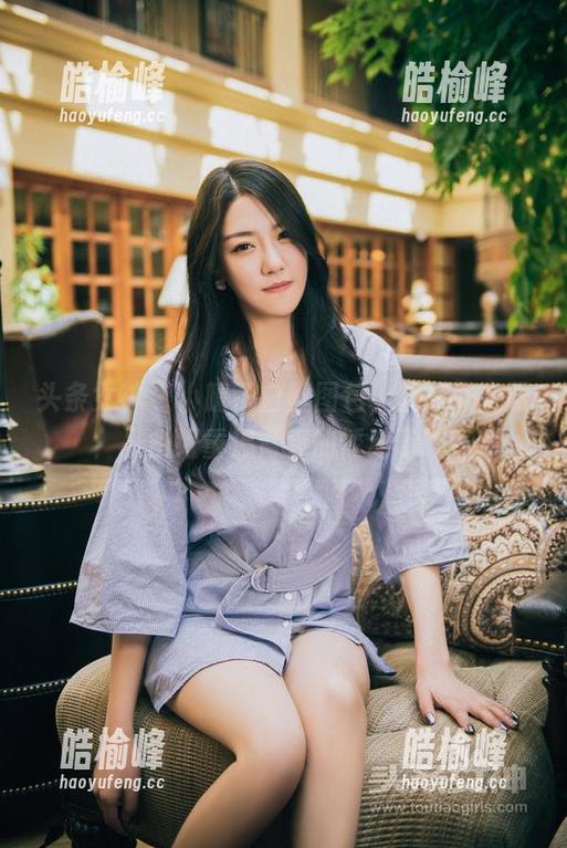 头条女神 - 小晴子白丝图包，福利无上限！准备好重温青春的悸动了吗？