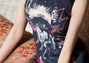 头条女神 - 水手服的诱惑：火儿高清图集，让你忍不住想靠近！