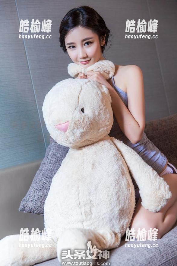 头条女神 - 资源更新！揭秘玄子与白裙之间那些不为人知的小故事。
