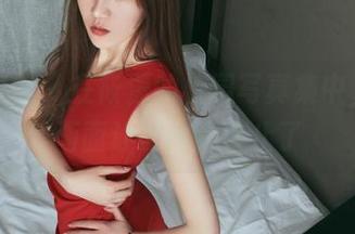 头条女神 - 在筱溪的校园写真集中，高清画面让时间都停止了