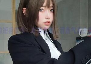 女主K的短裙时尚：高清作品，清新气息扑面而来！