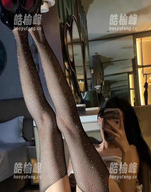 女刺客 微密圈 - 女刺客不止于杀戮:白色比基尼下的写真魅力