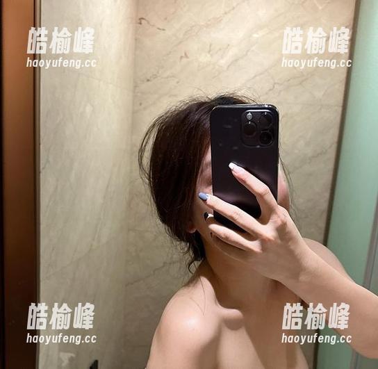 奶雯 微密圈 - 墨绿内裤大公开,奶雯作品,让你忍不住下载!
