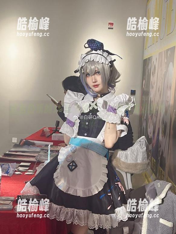 妖君白研的JK私房原图，居然还有这操作？太天真了！