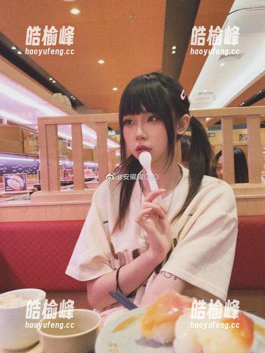 安曜曜 樱桃小嘴与连衣裙:安曜曜高清写真集,适合午后茶歇的眼福!