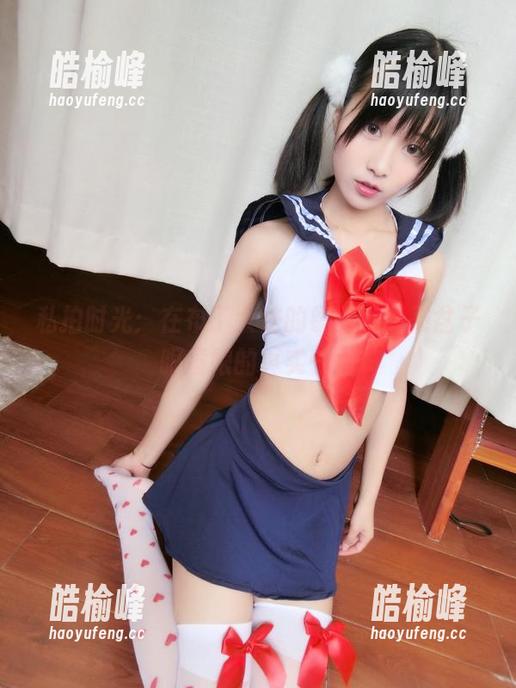 布丁大法 私拍时光:在布丁大法的镜头下,覆盆子眼镜娘的真实一面
