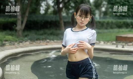 幼水铃衣 清纯的瞬间:幼水铃衣的cos,像是涟漪荡漾的水面