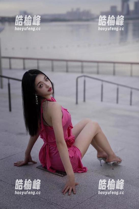徐珺大哥 微密圈 - 在线等你一起过圣诞:徐珺大哥的节日合集精彩不断!
