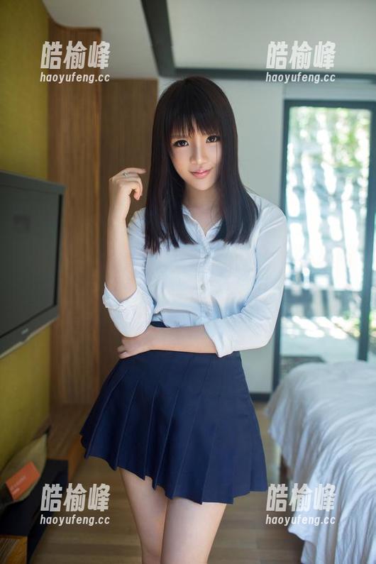推女郎 - 听说王馨瑶的‘校服’作品在网盘里爆火，快来围观！