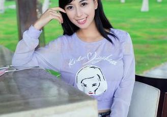 推女郎 - 夏天的谭冰精选写真：你以为只有西瓜好吃？她的照片更‘甜’！