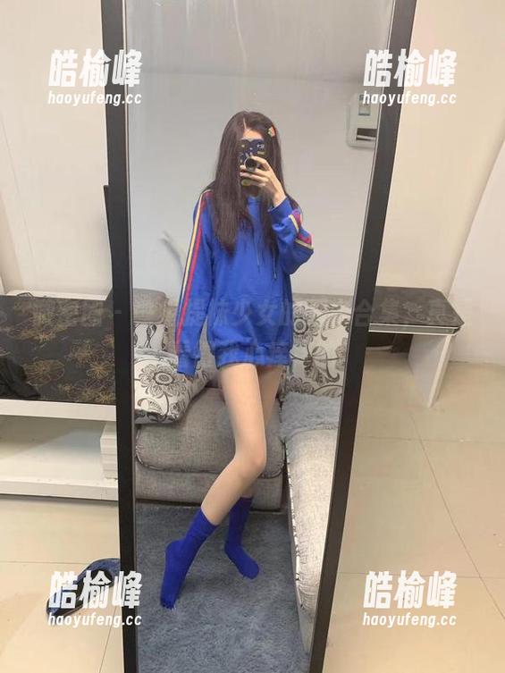 微密圈 - 一组提袜少女的睡衣合集，真是看得我心痒痒的