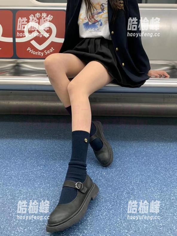 无敌哒小姨妈 微密圈 - 让人眼前一亮的校园福利,原图中的无敌哒小姨妈简直不可方物!