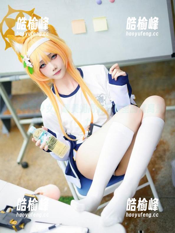 晓美妈 奴隶狼少女,晓美妈高清写真里的迷离魅力