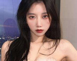 果咩酱w白蕾丝图库，精选画面中埋藏的细腻，真是让人怦然心动。