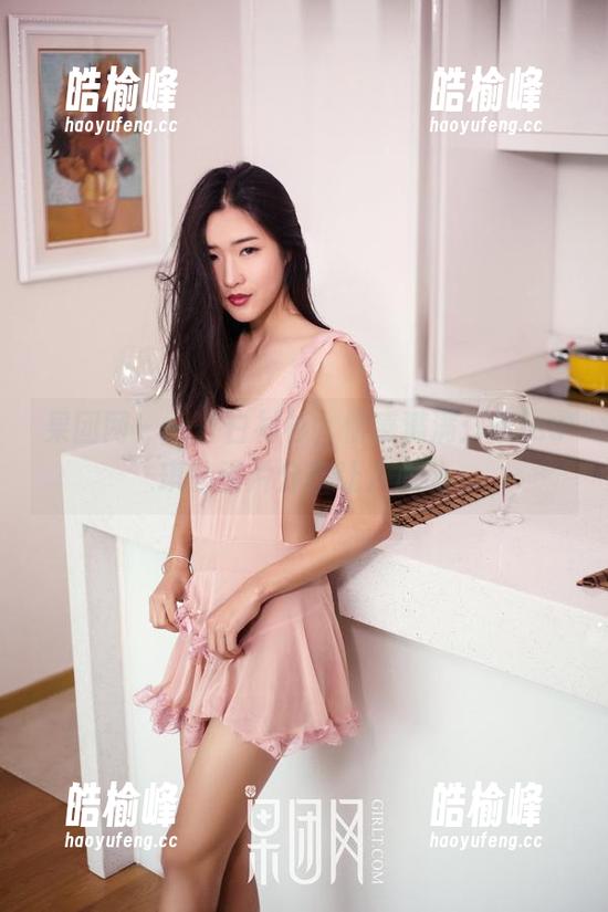 果团网-Miss琪 果团网 - 一件白衬衫,情感满满:Miss琪的图片分享让人心动