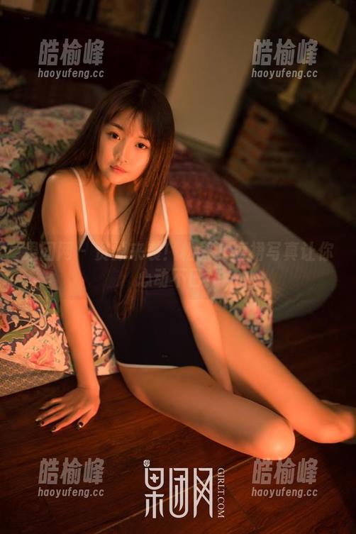 果团网-松果儿 果团网 - 资源来袭!松果儿短裙写真让你心动不已!