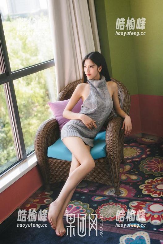 果团网-龚玥菲 果团网 - 剁手指南:龚玥菲的美脚图包,我买定了!