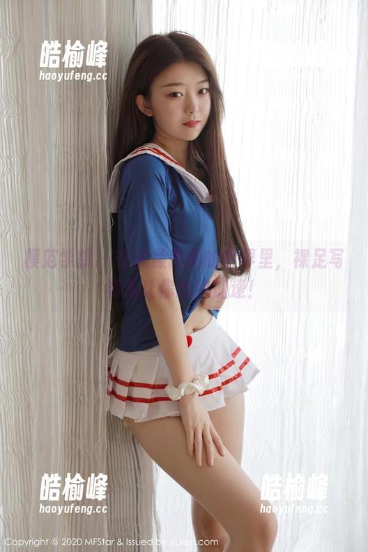 模范学院 - 在揉揉肉肉的世界里，裸足写真集让你心跳加速！