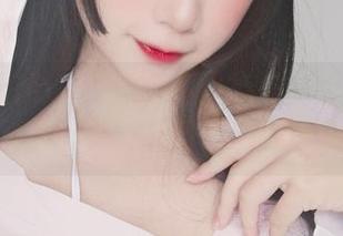 樱落Selena的连衣裙与春天的约会：写真集分享，花香四溢的感觉