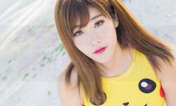爱蜜社 - 当李玉洁Daisy遇上办公室:高清图片中的灵感与沉思