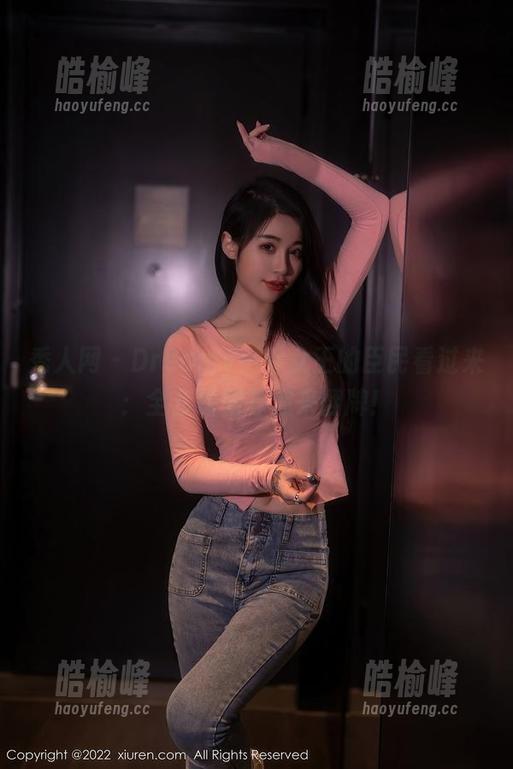 秀人网 - Dreamy小乔女王的臣民看过来：全套原图等你来翻牌！