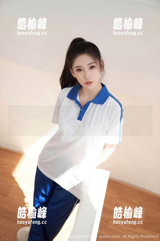 秀人网 - Luffy菲菲教你如何穿礼服，顺便下载我的写真集！