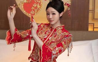 秀人网 - 娜比的海边写真更新：镜头下的我，谁来解锁这副美丽？