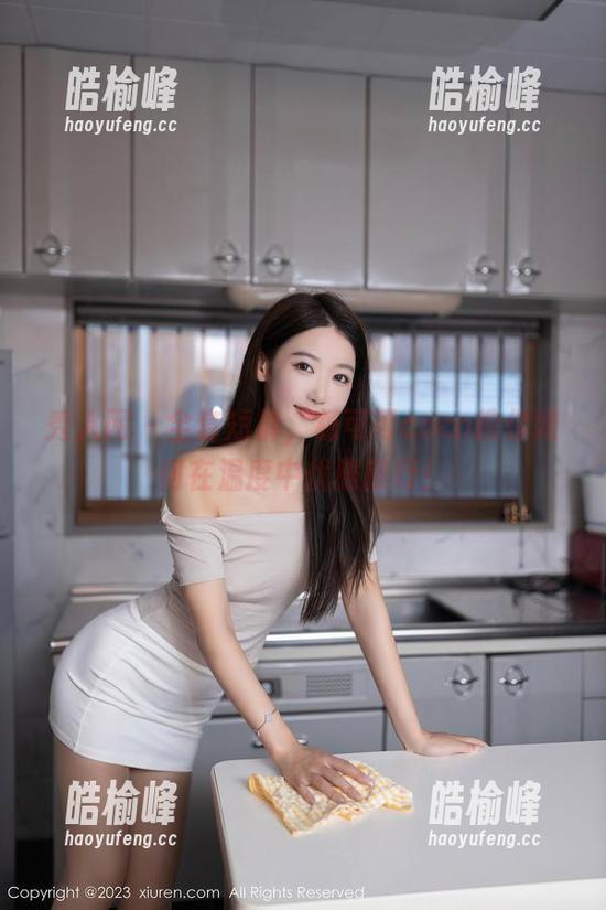秀人网 - 全套短裤，杨可可coco教你如何在温度中优雅前行！